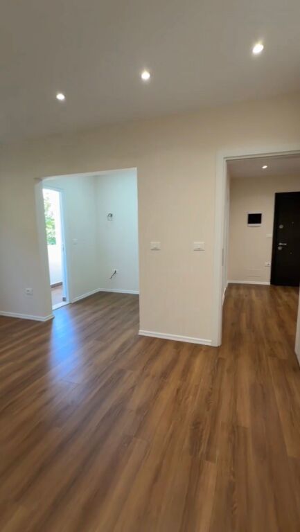 Shitet Apartament 2+1 ne Durres