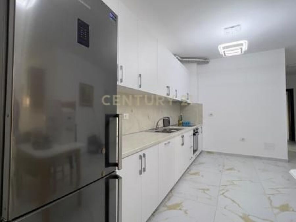 JAPIM ME QIRA APARTAMENT  POST PARKIMI TEK TREGU ELEKTRIK!!