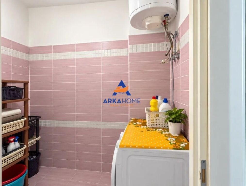 AFFITTASI APPARTAMENTO 2+1+BALCONE "COMUNE DI PARIGI" 800 EURO