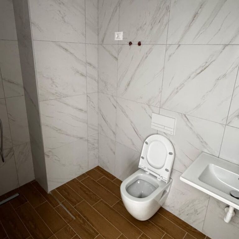 🏡 JEPET ME QIRA | APARTAMENT 2+1 – BULEVARDI I RI