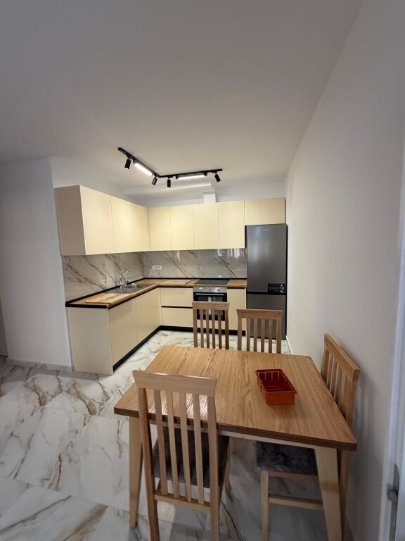 2+1, 4th floor elevator, Laprake, 600 thousand lek