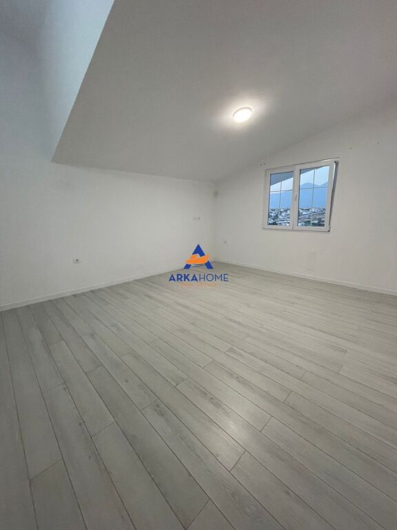 JEPET ME QERA VILE 3-KATESHE 500 M2 "MJULL-BATHORE, PRANE TEG" 250.000 LEKE
