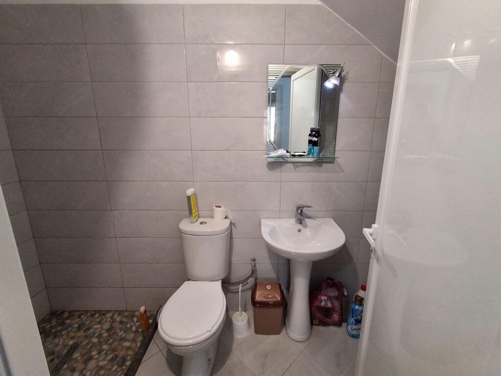 Qera | Vilë 2 + 1+parkim | Kodra E. Priftit | 400 €/muaj