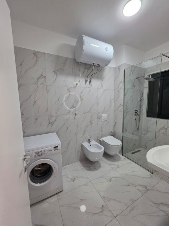 🏡 1+1 APARTMENT FOR RENT – GREEN CITY, ASTIR  📍 Location: Green City, Astir 🏢 Floor: 2 🛗 New building with elevator 🛏️ Typology 1+1 💰 Price: 60,000 lek/month  Apartment located in a very sought-after and accessible area.  📞 For more information or for a visit, contact privately.