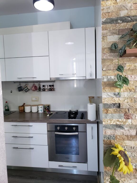 Apartament 2+1 per qira tek Kristal Center.