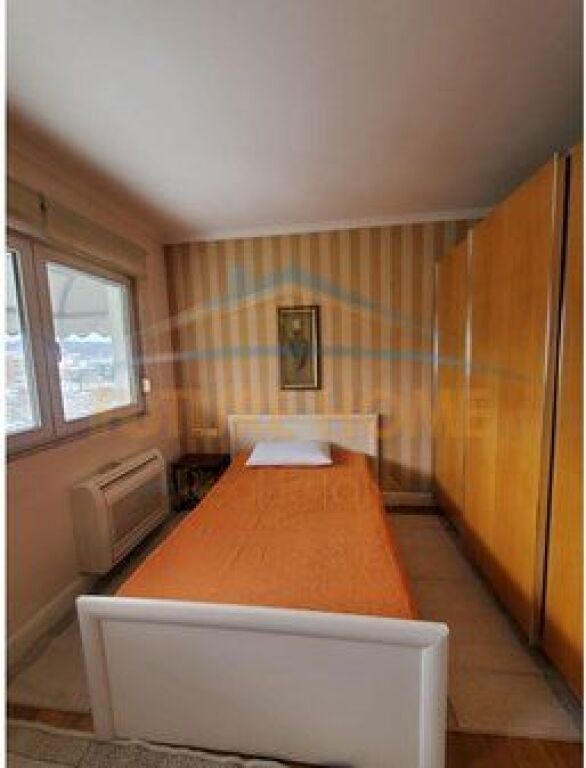 Qera, Apartament 2+1+2 , Tek Mozaiku , 21 Dhjetori/ALF74031