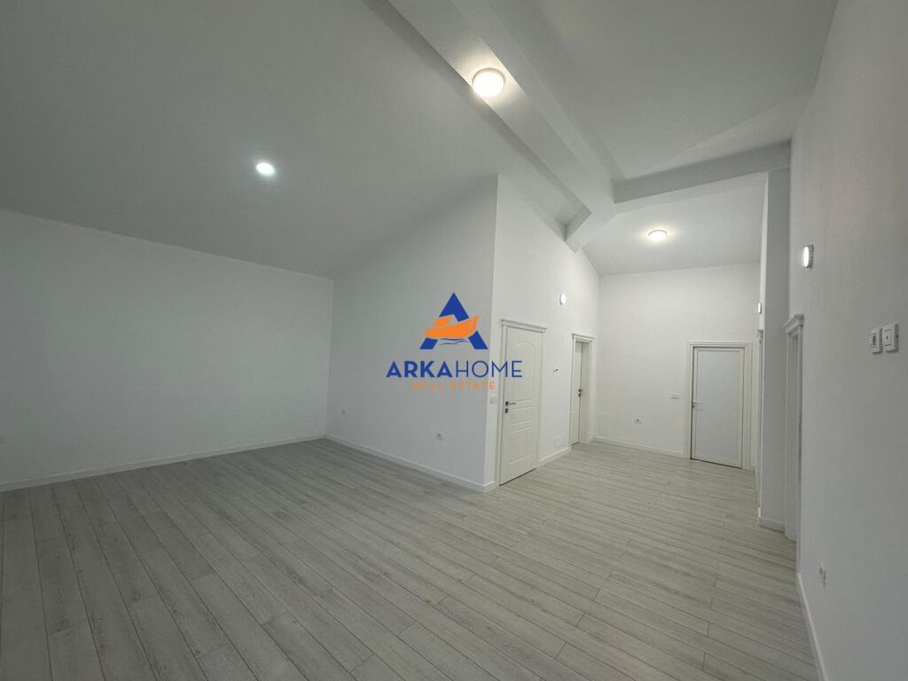 JEPET ME QERA VILE 3-KATESHE 500 M2 "MJULL-BATHORE, PRANE TEG" 250.000 LEKE