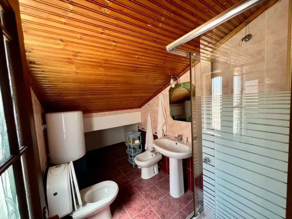 Qira, Papafingo 3+1+Verandë , ”Pazari i Ri”, Tiranë.