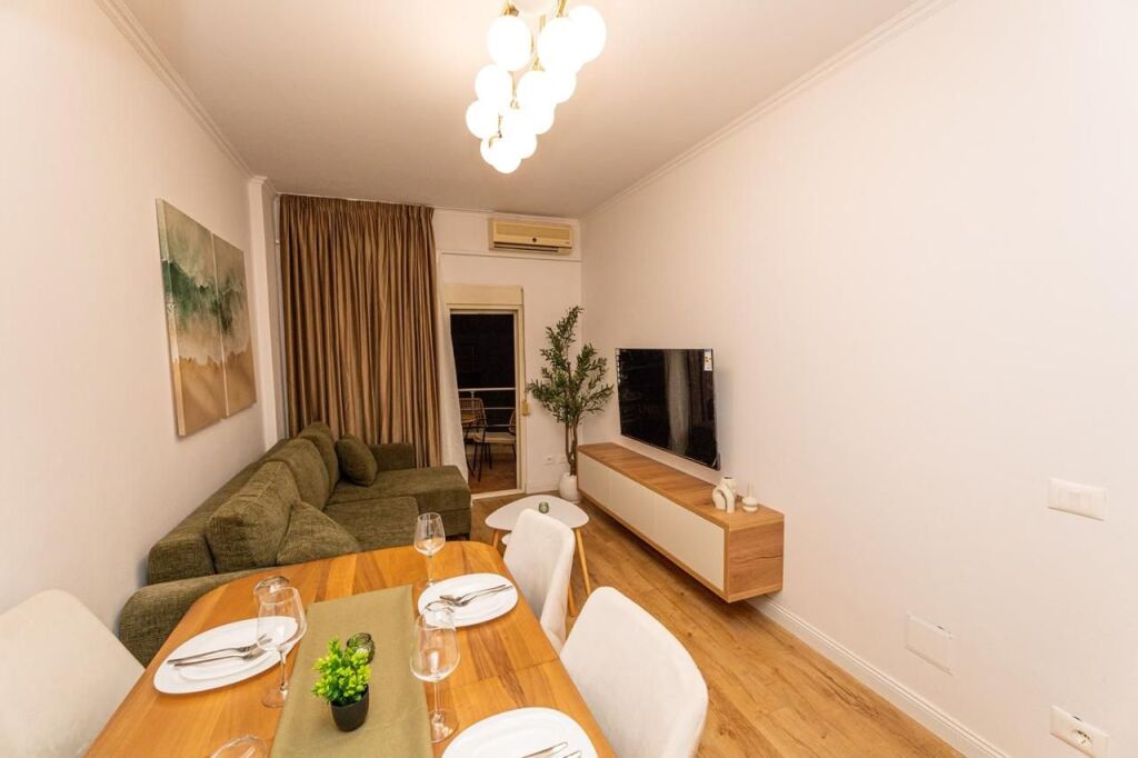 Shitet Apartament 1+1 te Shkembi Kavajes