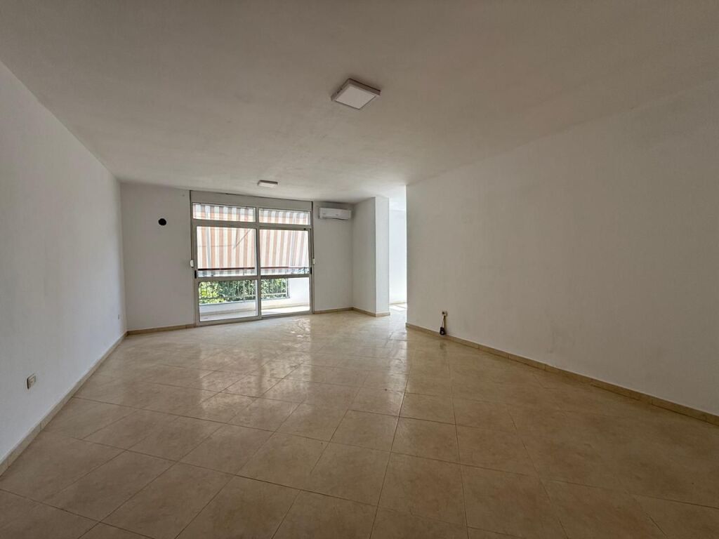 Shitet apartament 2+1+2+Depo tek ish Ekspozita , Rruga Myslym Shyri .