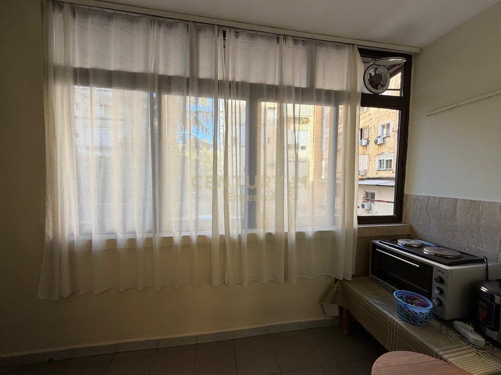 APARTAMENT 2+1 ME QIRA – PRANË MINISTRISË SË JASHTME 650 € /Muaj