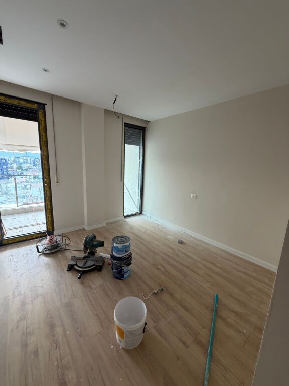 Studio apartment for sale near the former bus park price 100 million lek