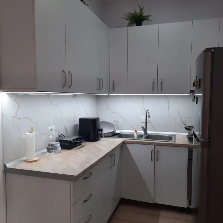 Jepet Me Qera Apartament 2+1+1 Ballkon