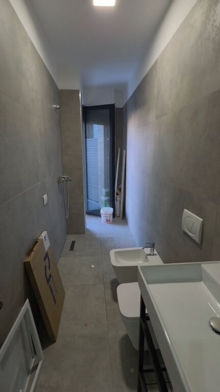 🏡 Apartament 1+1 me qera  📍 Rruga e Dibrës, pranë njësisë numër 8 💵 Çmimi: 70.000 Lekë/Muaj