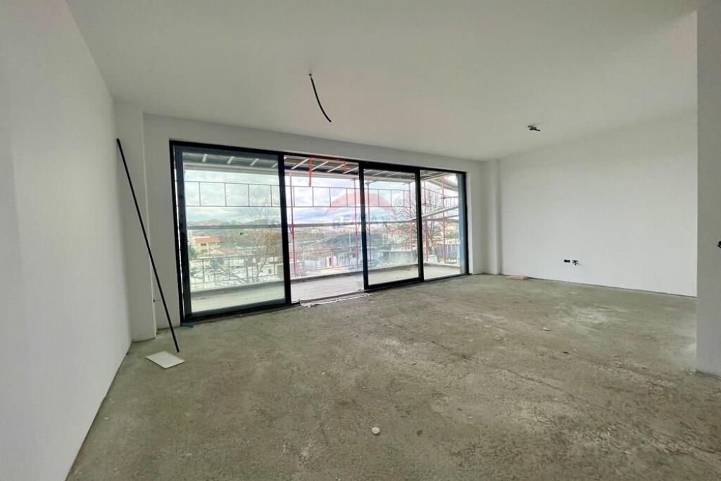 Apartament ne shitje, 2+1 me verande, prane TEG!