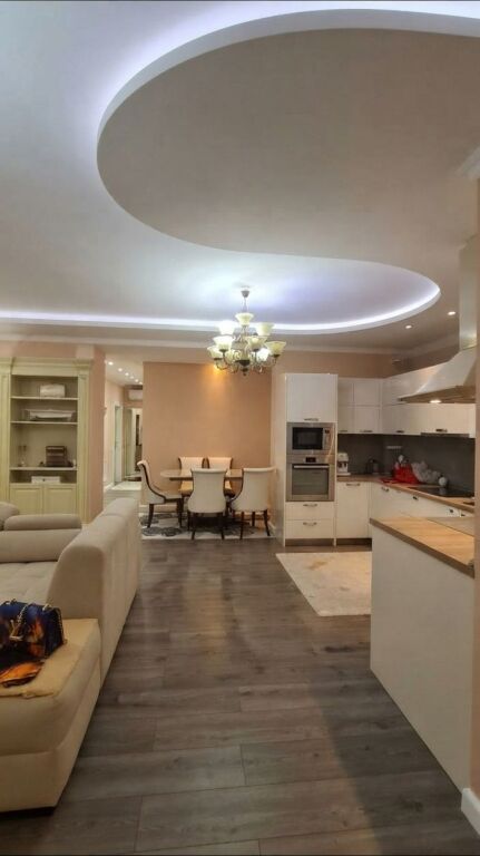In vendita, Appartamento 2+1+2, Unaza e Re, Tirana