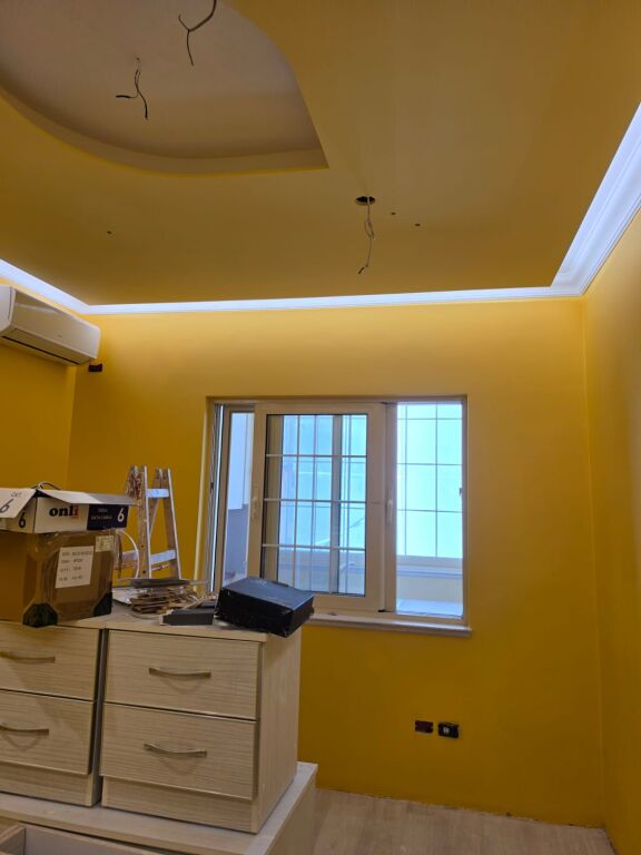 Jepet apartament 2+1 me qera ne Rrugen Hoxha Tahsin prane Pazarit te Ri, Tiranë.f