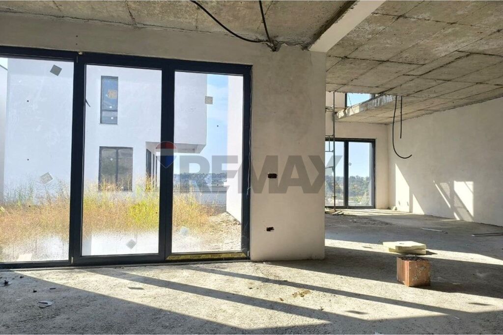 Villa for sale Lake Farka.