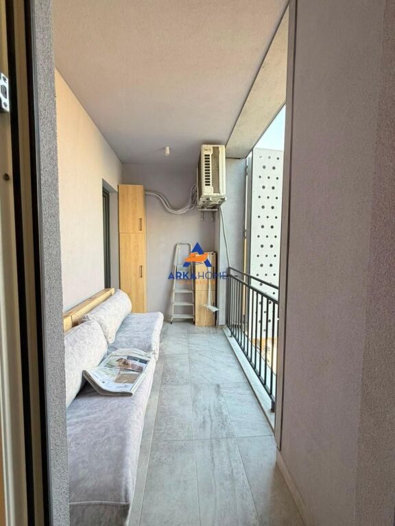 JEPET APARTAMENT 2+1+BALLKON ME QERA "5 MAJ, REIDENCA EMERALD" 1000 EURO