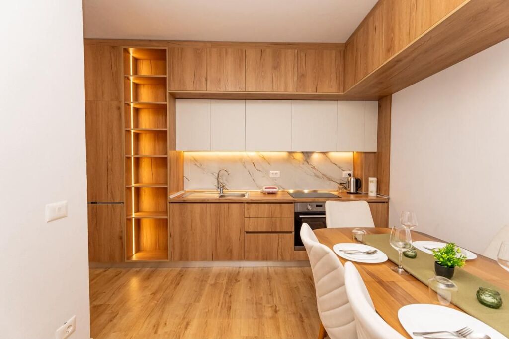 Shitet Apartament 1+1 te Shkembi Kavajes