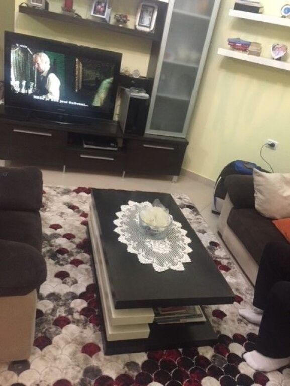 Jepet apartament me qera me aftat te gjate
