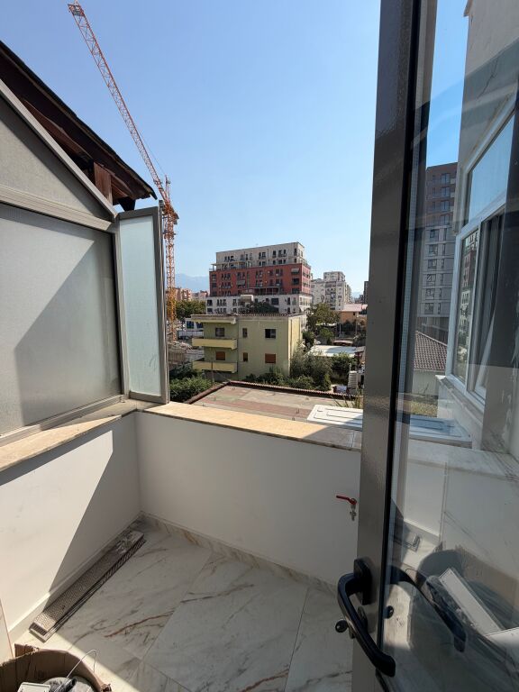 2+1, 4th floor elevator, Laprake, 600 thousand lek