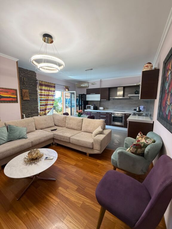 Për Qira - Apartament 2+1 - Pranë Air Albania