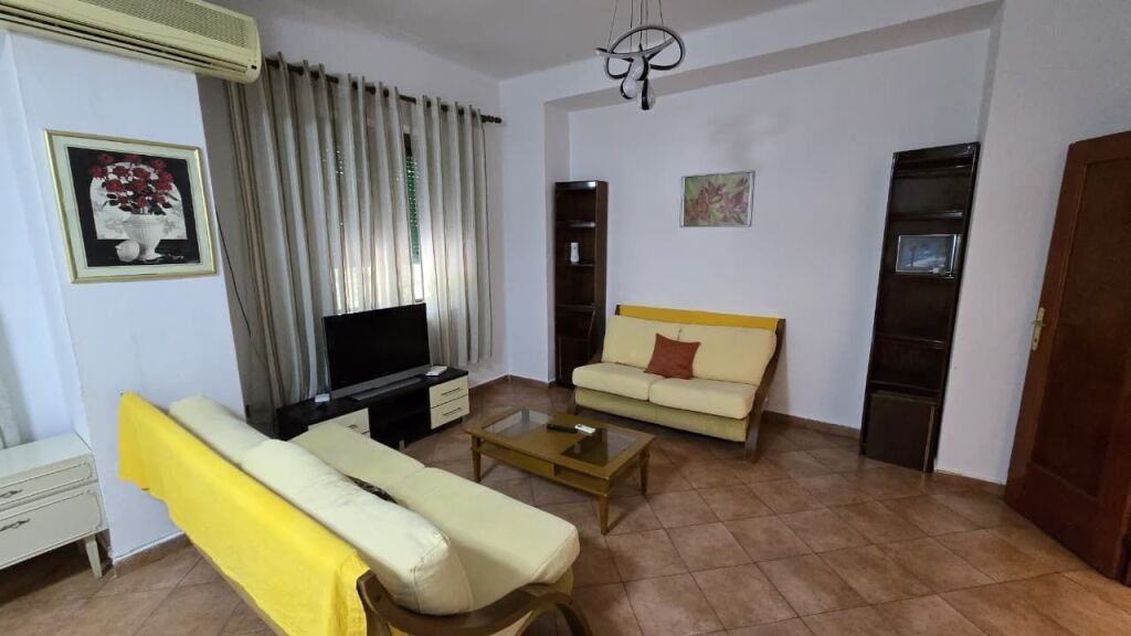 Apartament me qera 2+1 perballe Tajvanit  ID 5532