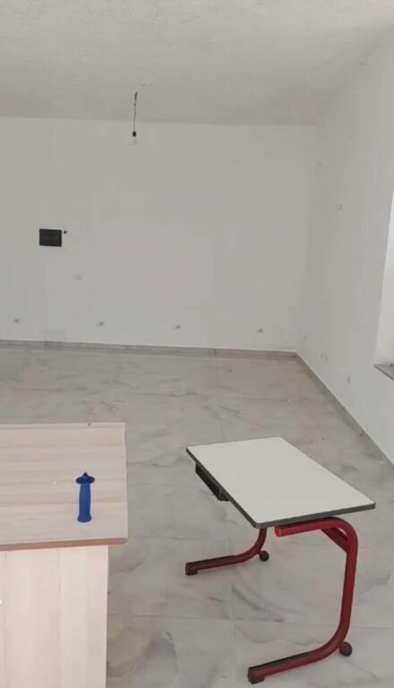 Rent | Ambjent Biznesi | Bërzhitë | 500 €/month
