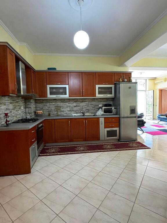 Apartment for rent 3+1+2, Globe, Kavajes Street