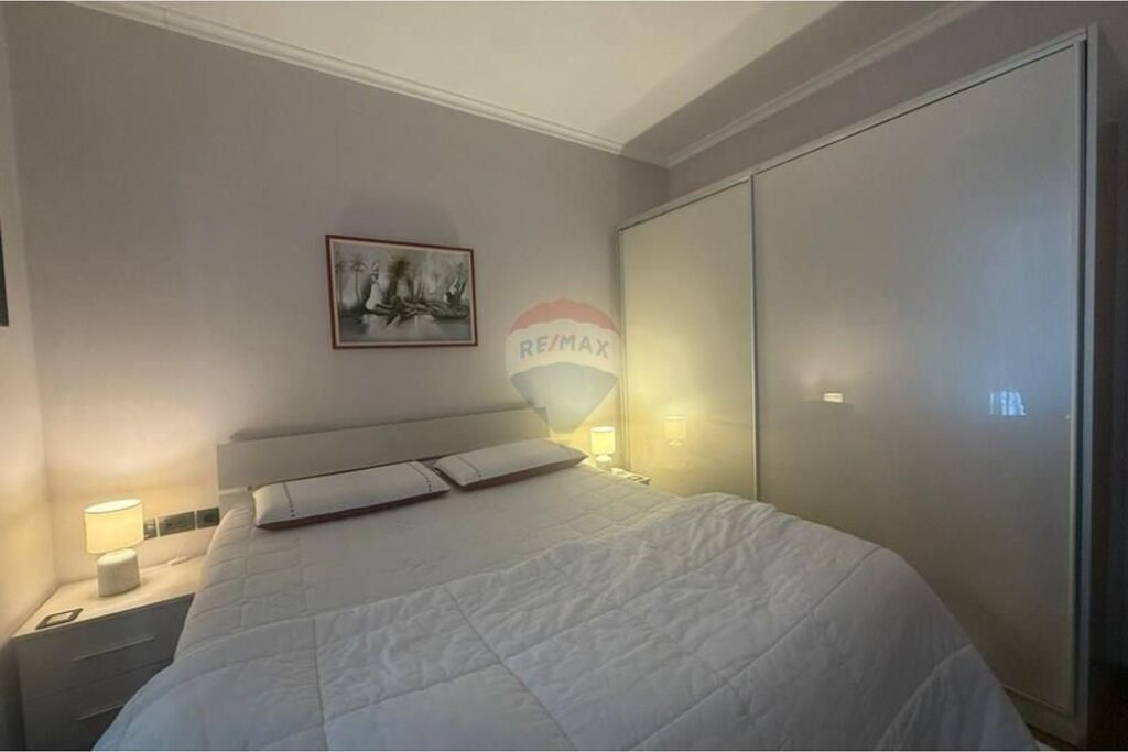 Apartament 3+1+2 për shitje , Rruga e Barrikadave