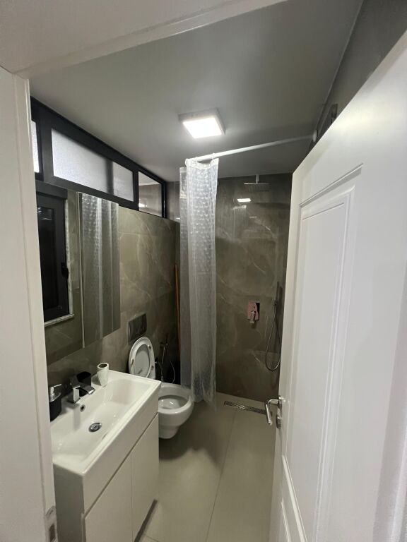 Apartament me qera 2+1+2 Rruga Kajo Karafili