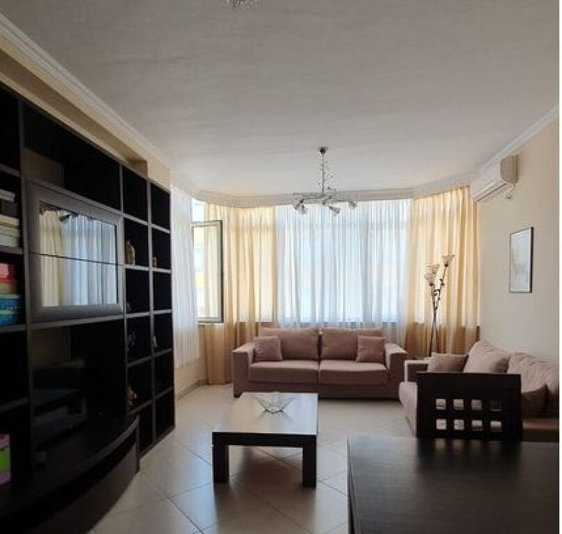 Appartamento 2+1+2 in Affitto – Comune di Parigi, Tirana