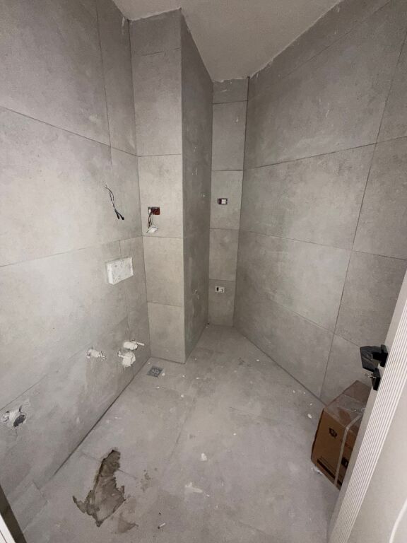 Studio apartment for sale near the former bus park price 100 million lek