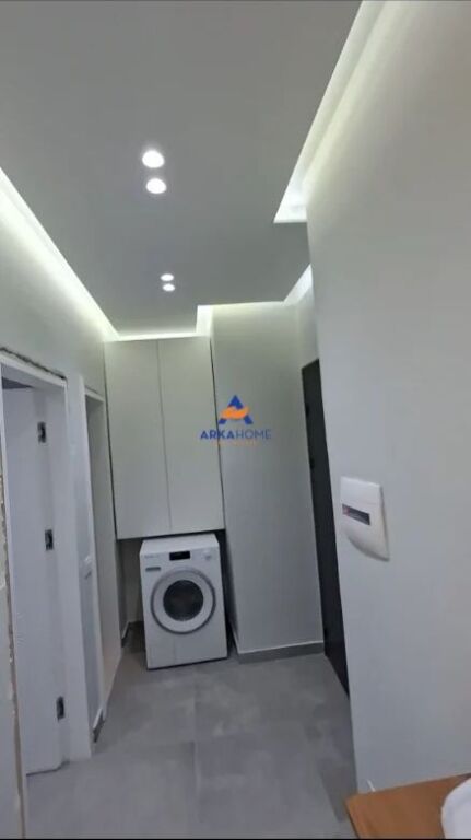 JEPET ME QERA APARTAMENT 1+1+BALLKON "SELVIA, RRUGA E DIBRES" 700 EURO