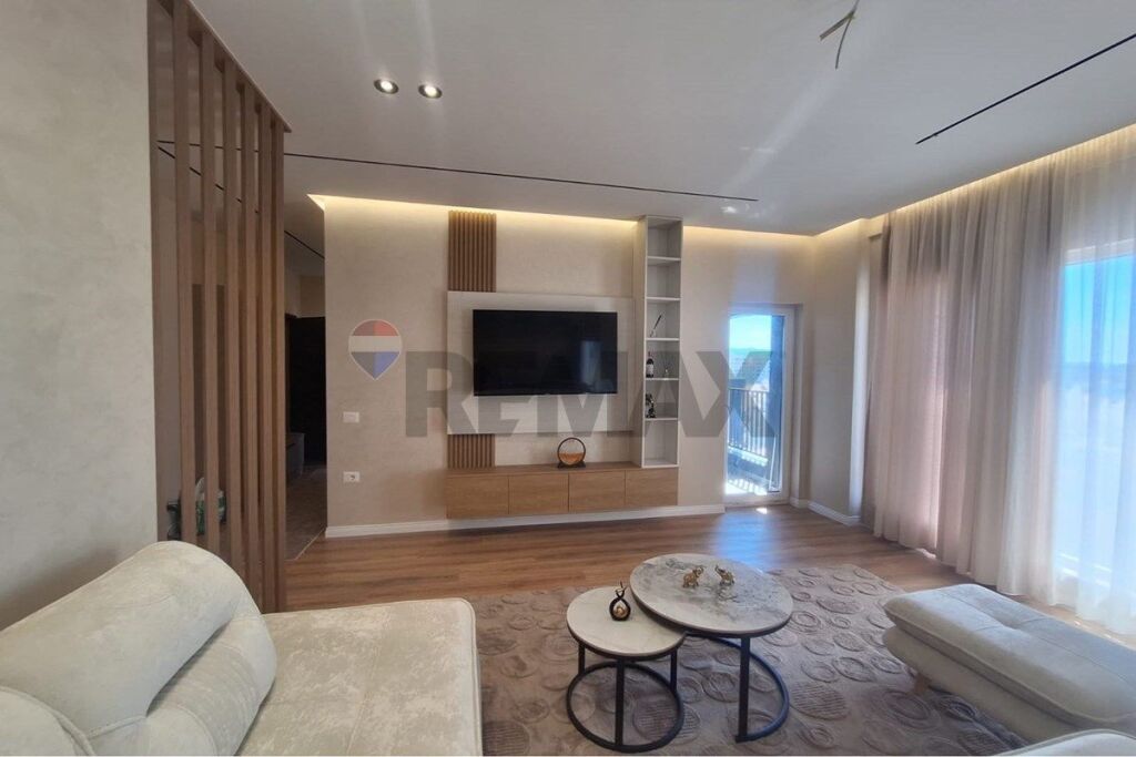 Apartament 2+1+2 ne Shitje tek Bulevardi Ri