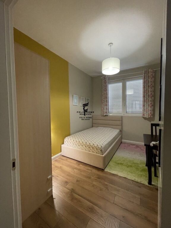 APARTAMENT ME QERA 2+1+BALLKON RRUGA BARDHYL 85.000 LEKE  FH-92813