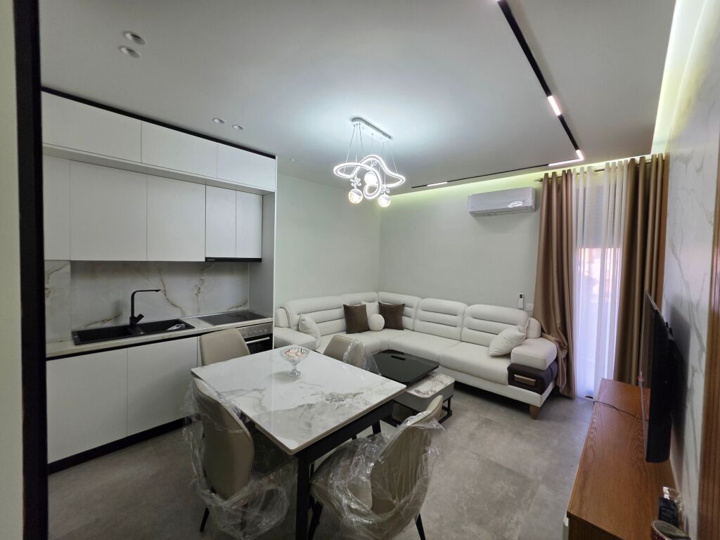 🏡 Apartament 1+1 me qera  📍 Rruga e Dibrës, pranë njësisë numër 8 💵 Çmimi: 70.000 Lekë/Muaj
