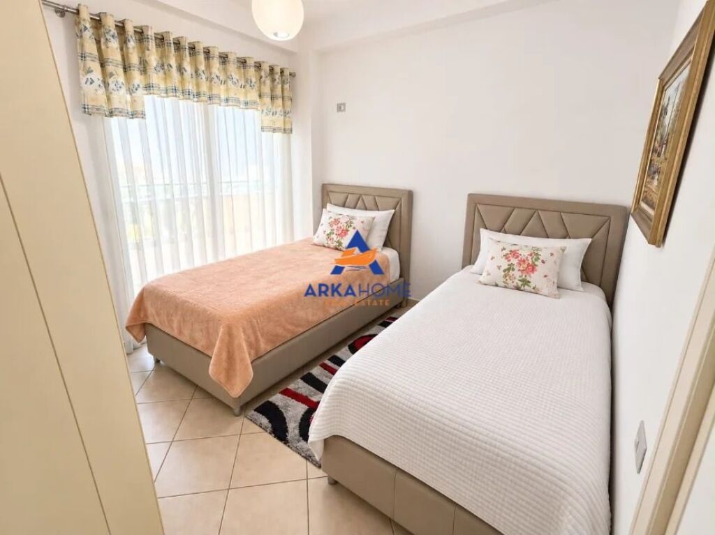 AFFITTASI APPARTAMENTO 2+1+BALCONE "COMUNE DI PARIGI" 800 EURO