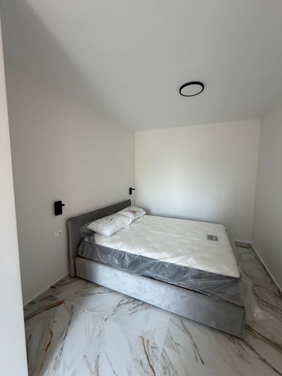 2+1, 4th floor elevator, Laprake, 600 thousand lek