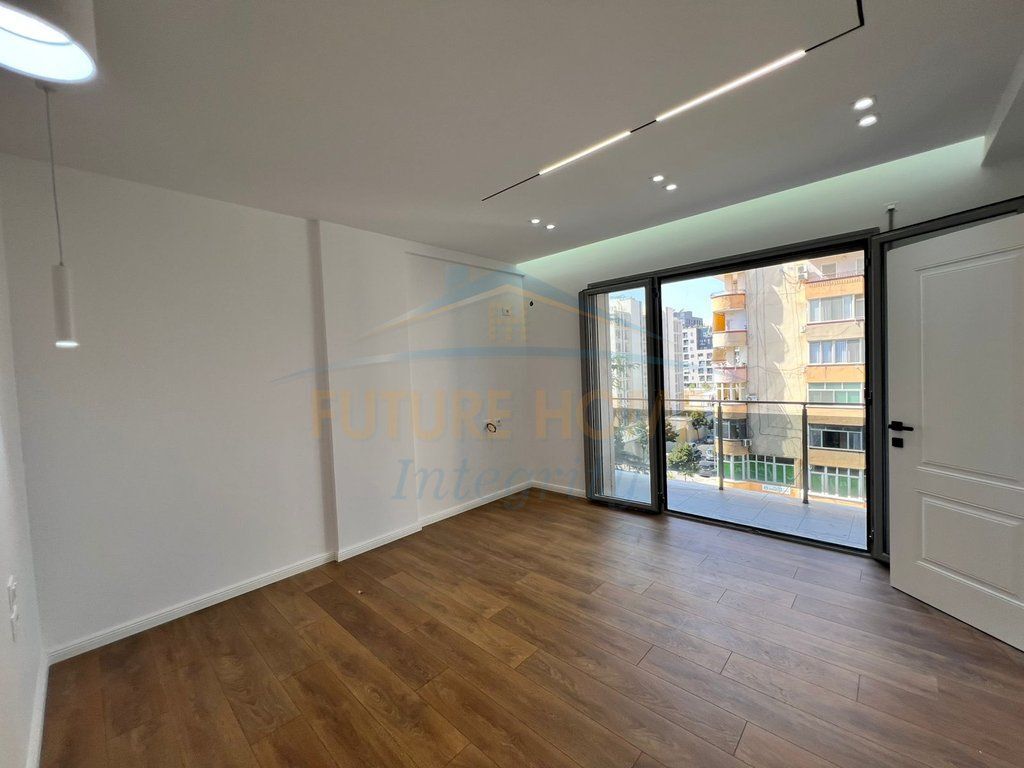 Shitet Apartament 1+1, 21 Dhjetori