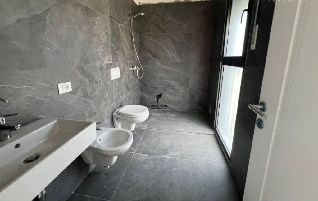 ZYRE ME QERA 107 M2 BULEVARDI RI 55.000 LEKE FH-93001