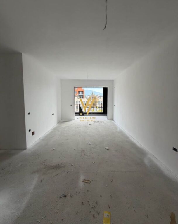 SHITET APARTAMENT 1+1+BLK TE PLATINIUM 2, PASKUQAN 8.500.000 LEKE