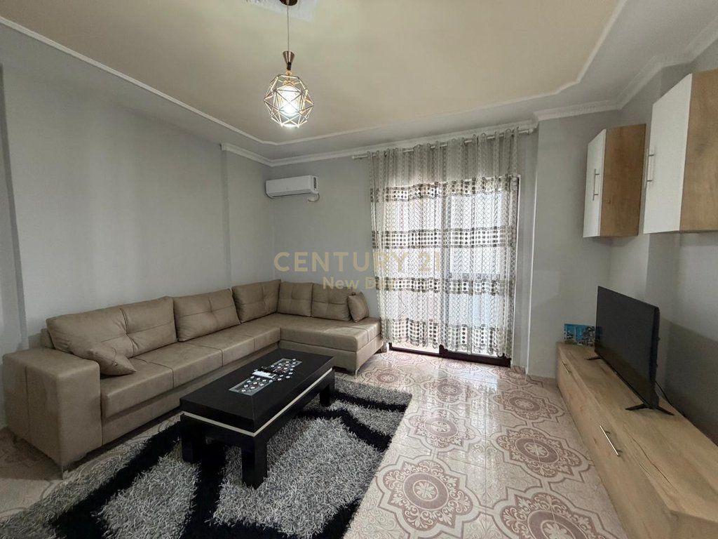 Apartament 2+1 me Qira pranë Markates
