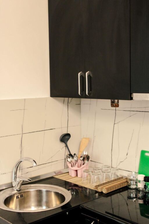 Jepet me Qira Apartament 1+1 - Prane Qendres, te Fakulteti i Shkecave , Tirane