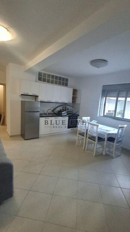 Jepet me qira apartament 2+1 – Afër Policisë!