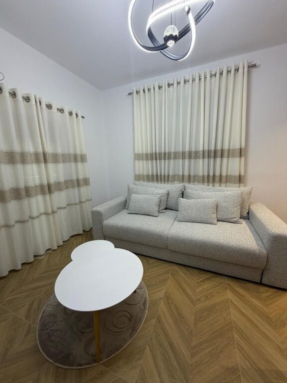 Vendesi Super Villa di 5 piani a Selite vicino alla scuola Marin Barleti a Tirana ID 3891