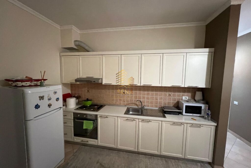 Qira, Apartament 2+1+Blk, Komuna e Parisit, 800 Euro/muaj