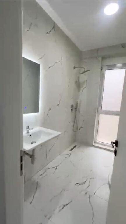 Shitet Apartament 2+1+2 i mobiluar tek ish fusha e aviacionit