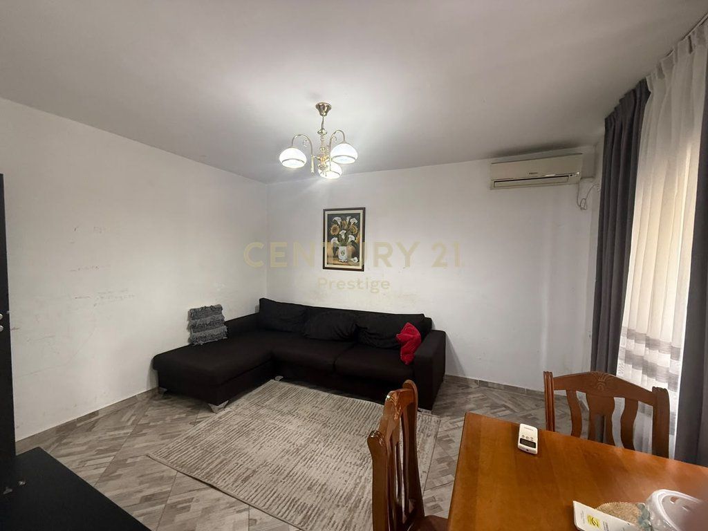 Shitet 2+1 ne Xhamllik, Tirane - 160'000 EURO